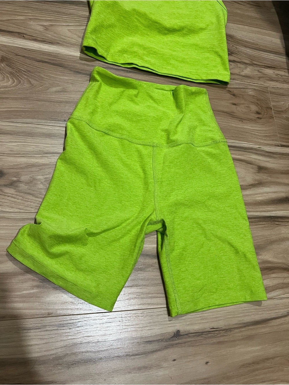 Beyond Yoga Neon Lime High-Waist Bike Shorts and Cropped Tank Set - Picture 3 of 5